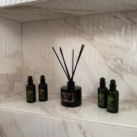 Between Meteora Bmt House 特里卡拉