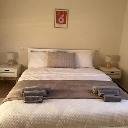 Between Meteora Bmt House 公寓