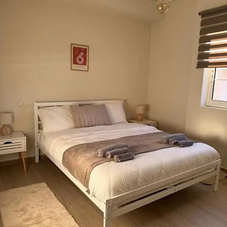 公寓 Between Meteora Bmt House *